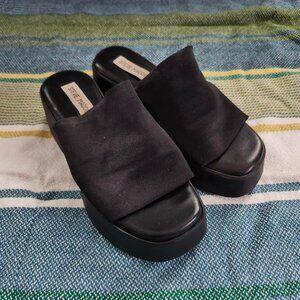 Y2K classic Black Steve Madden platform sandals